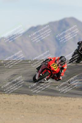 media/Nov-16-2025-Race Pace (Sun) [[8c5fa54630]]/Verified Riders/8-Turn 12 (120pm)/